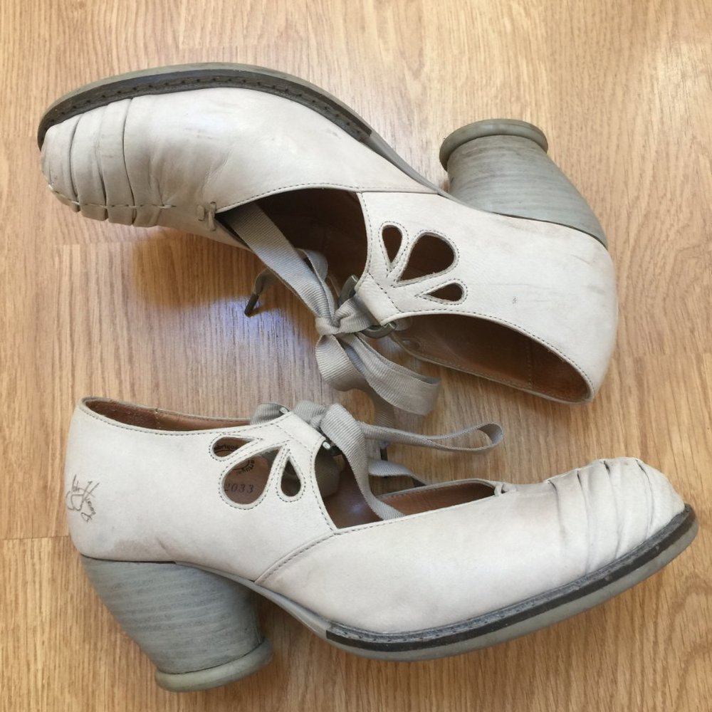 Fluevog Mezzo Callas shoes in Grey